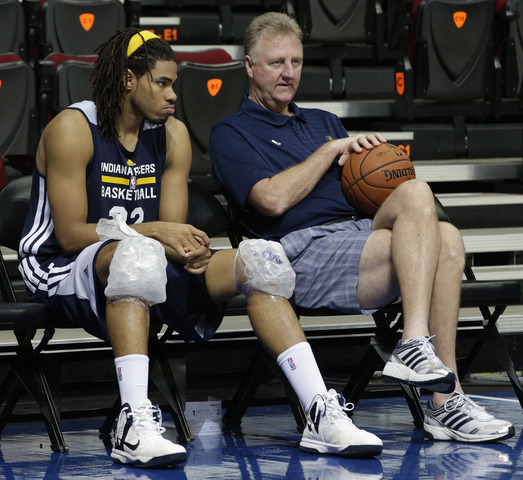Former Knicks and first year Indiana Pacer Chris Copeland chilling with Pacers top executive and hall of famer Larry Bird.